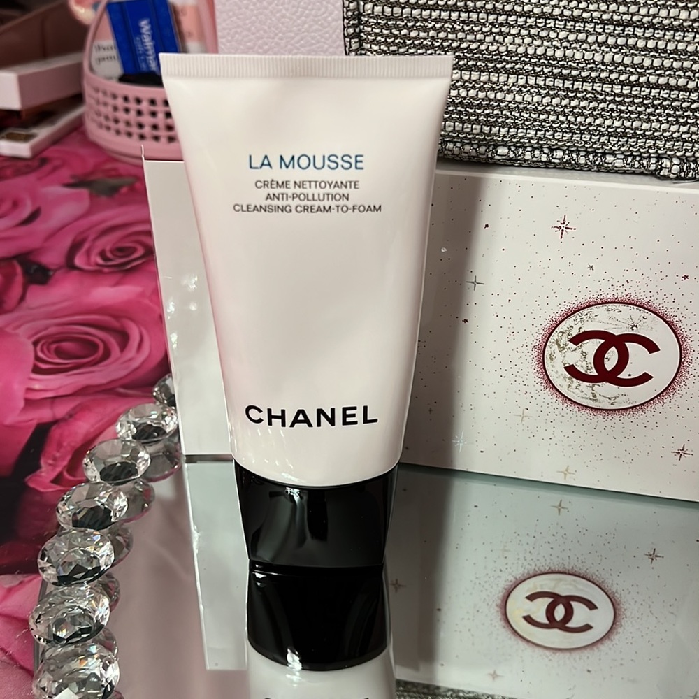 - 🖤⛄️🖤⛄️Chanel Routine Reset Holiday Set - Picture 2 of 8
